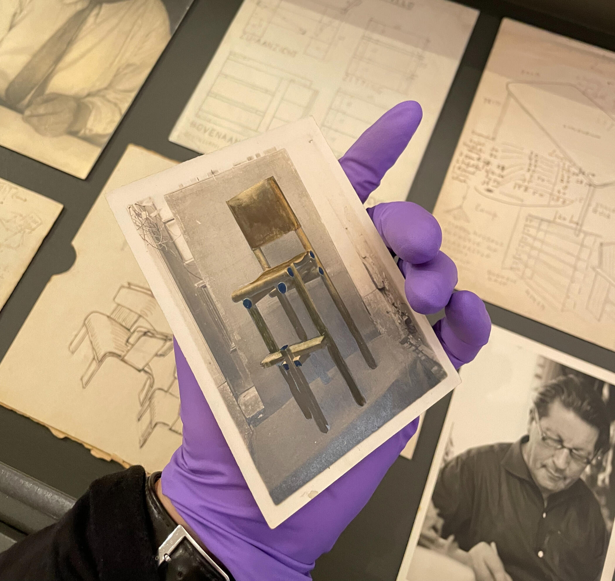 Setting up van Doesburg showcase at Centraal Museum